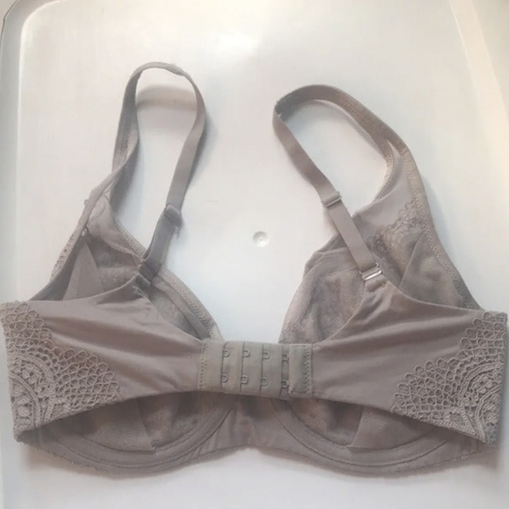 Body by Victoria Unlined Demi - Picture 3 of 5